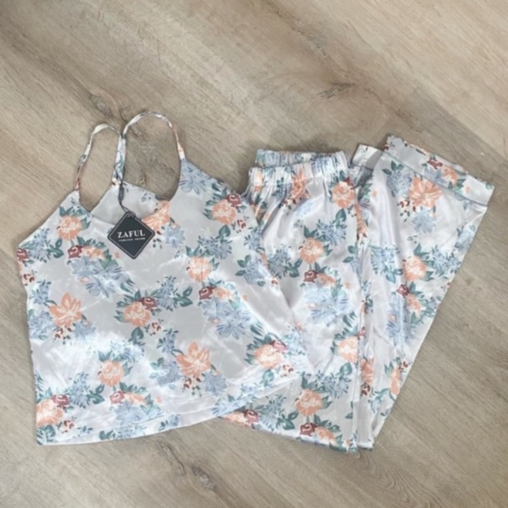 Zaful floral Satin Pajamas NWT